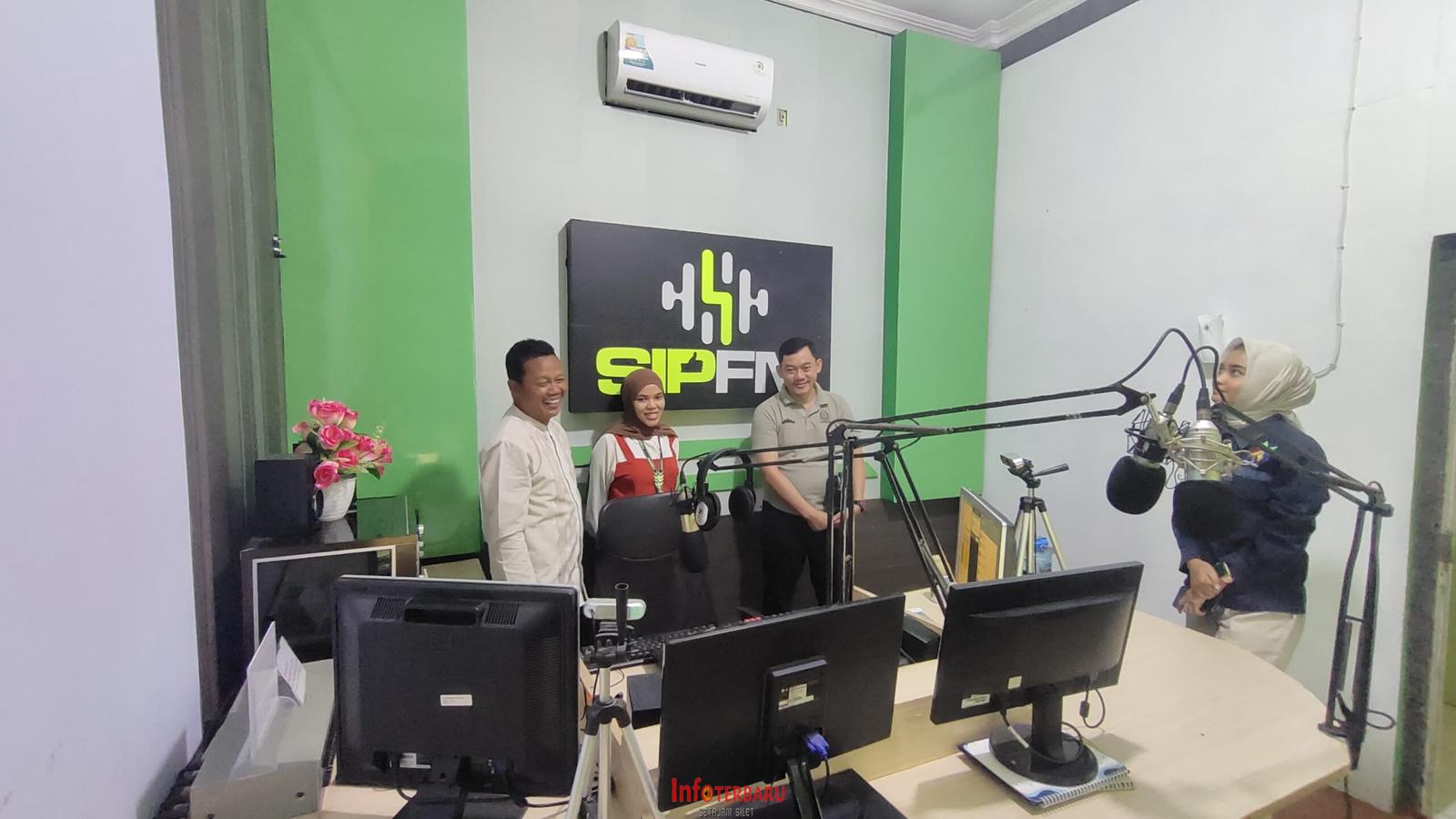 Sebarkan Informasi Kegiatan Jaksa menyapa, Kejari Mesuji Kunjungi Radio SIP Simpang Pematang